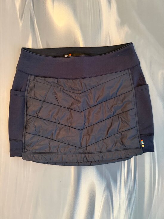 Smartwool Dresses & Skirts - NWT Smartwool "Smartloft 60" Athletic Skirt in Deep Navy - Size XS